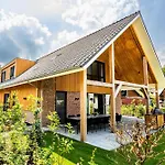 Veluwe Villa Met Wellness En Binnenzwembad Wekerom