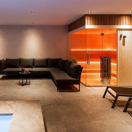 Veluwe Met Binnenzwembad & Wellness - 12 Personen Villa *