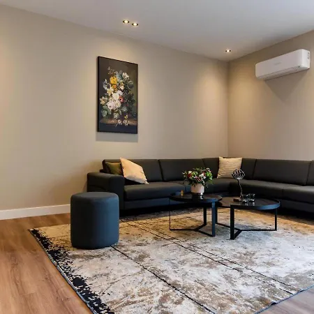 Villa Veluwe Met Binnenzwembad & Wellness - 12 Personen Wekerom
