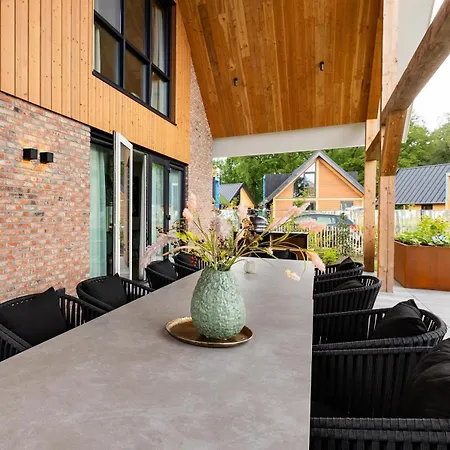 Veluwe Met Binnenzwembad & Wellness - 12 Personen Villa Wekerom