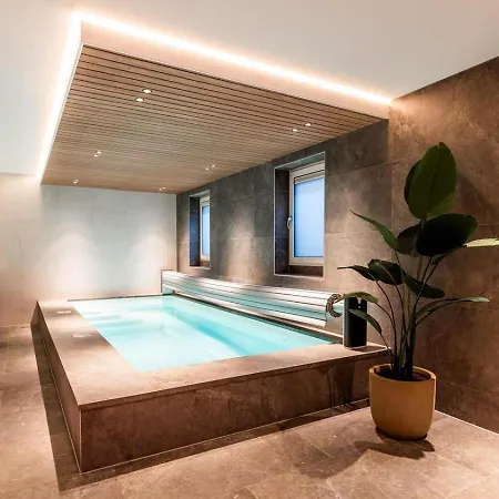 Villa Veluwe Met Binnenzwembad & Wellness - 12 Personen Wekerom