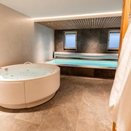 Veluwe Met Binnenzwembad & Wellness - 12 Personen - Valley Wekerom