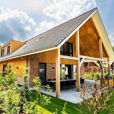 Veluwe Met Binnenzwembad & Wellness - 12 Personen Villa Wekerom