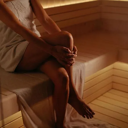 Holiday park Veluwe Met Wellness En Binnenzwembad Wekerom
