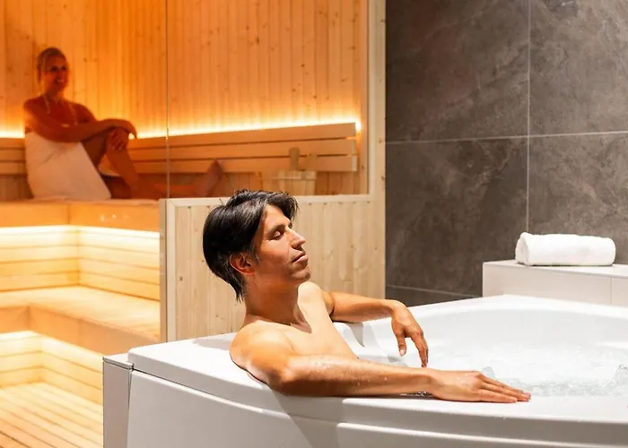 Veluwe Met Binnenzwembad & Wellness - 12 Personen - Valley * Wekerom