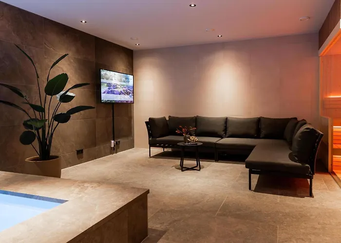 Veluwe Met Binnenzwembad & Wellness - 12 Personen - Valley Wekerom