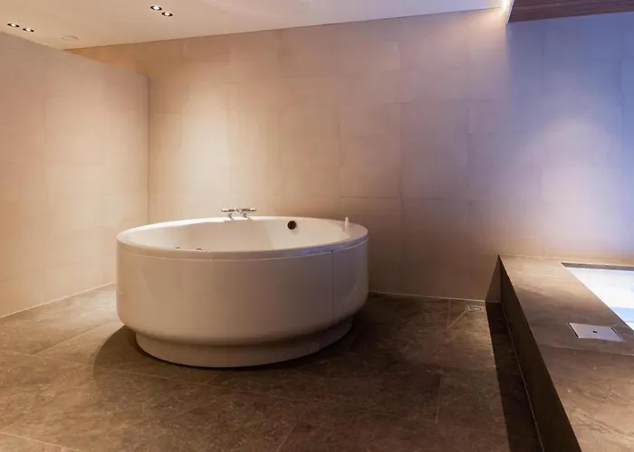 Vila Veluwe Met Binnenzwembad & Wellness - 12 Personen - Valley Wekerom